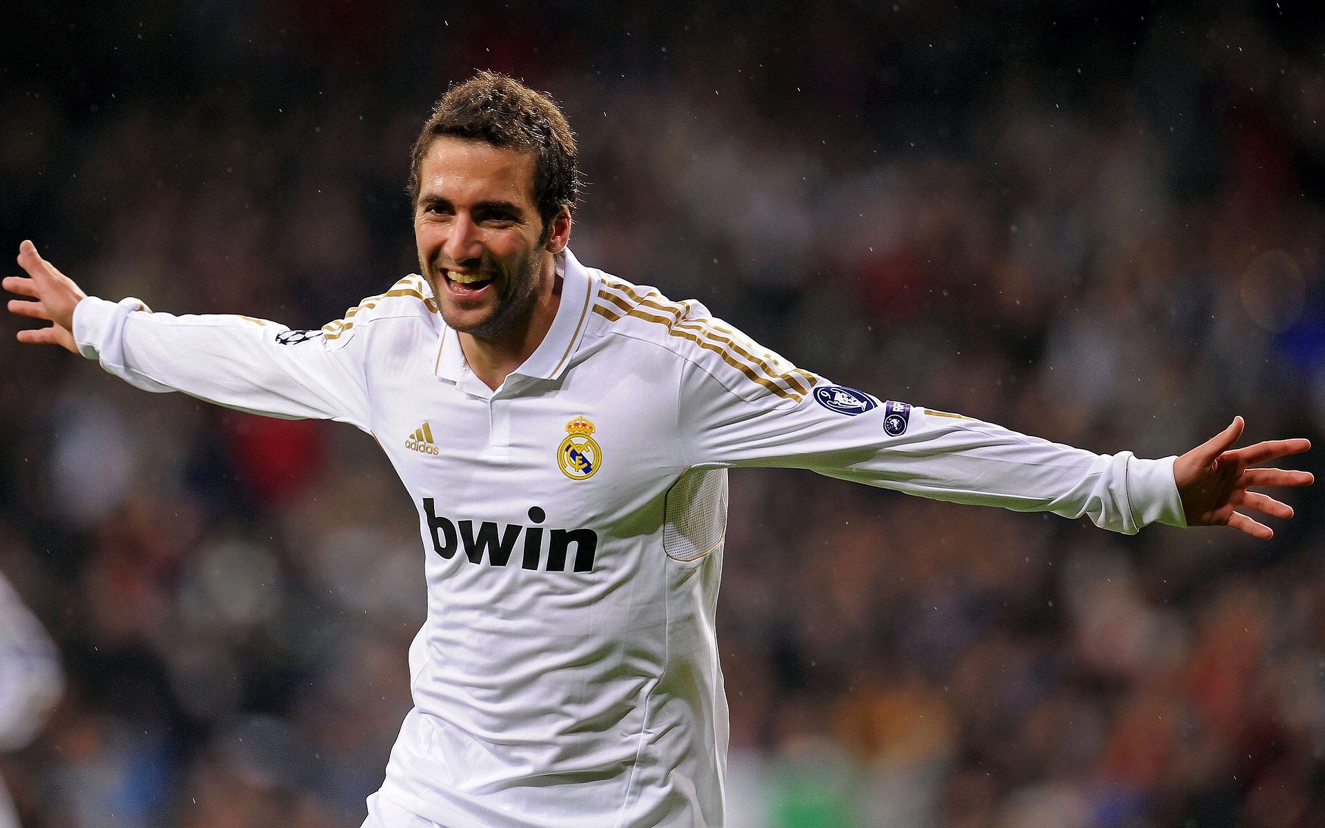 AC米兰客场不敌，再次遭遇失利，ac米兰v